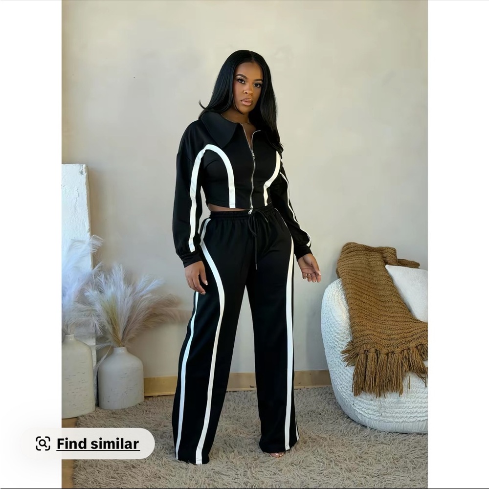 Stylish Black and White Women's Tracksuit